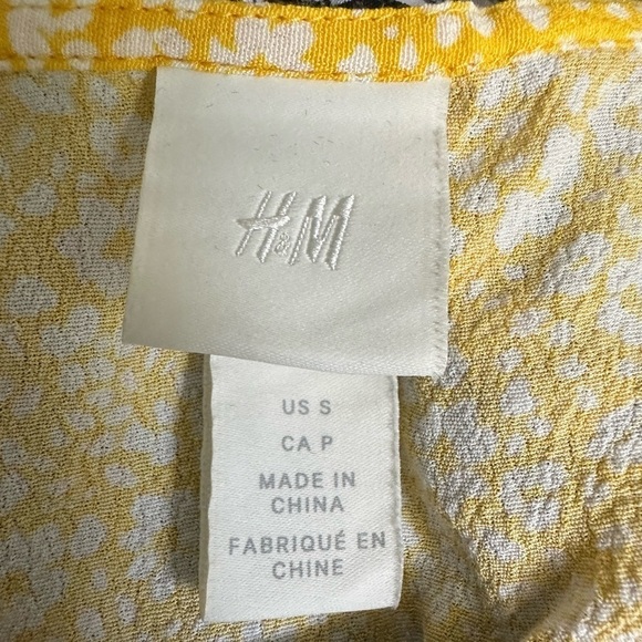 H&M Faux Vintage Yellow and White Short Sleeve Button Down Dress - Picture 5 of 6